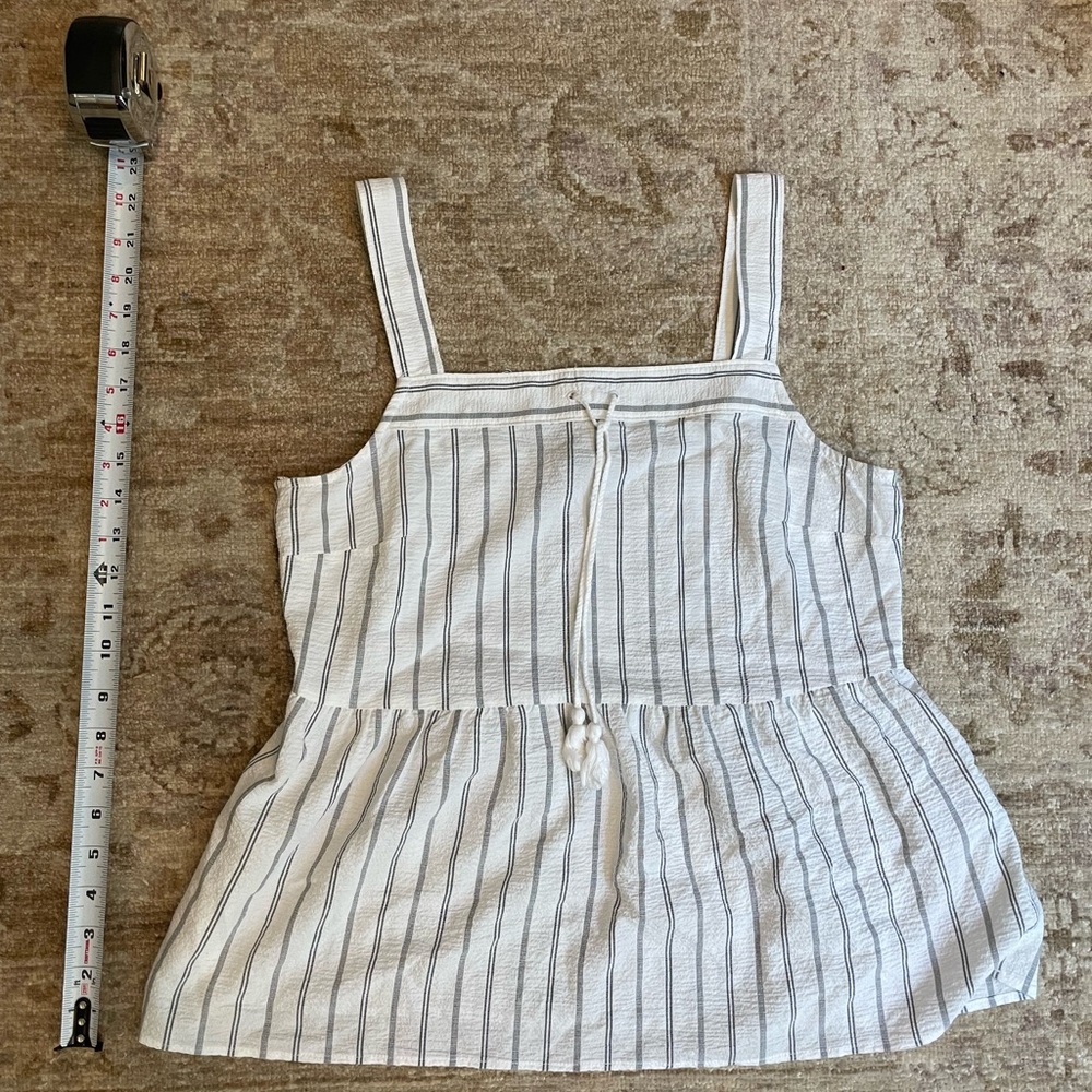Banana Republic Flowy Tank Top size Small